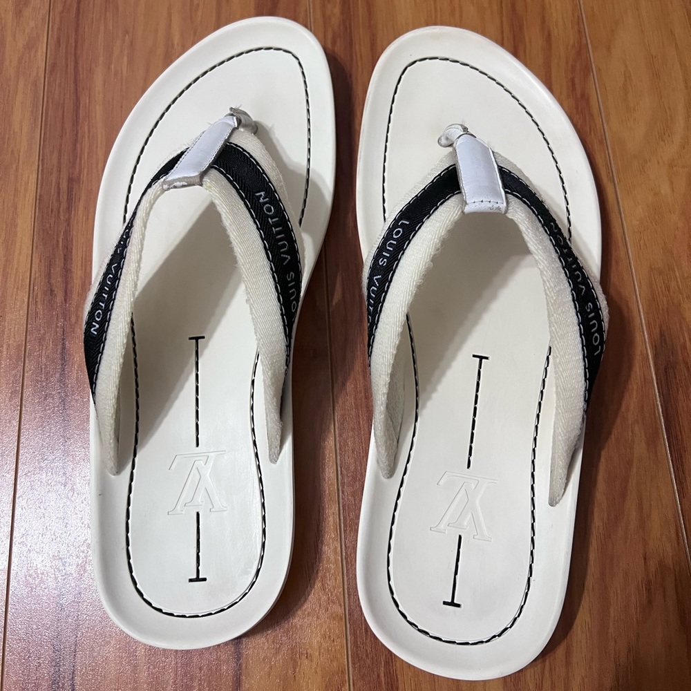 Authentic Men Louis Vuitton flip flops